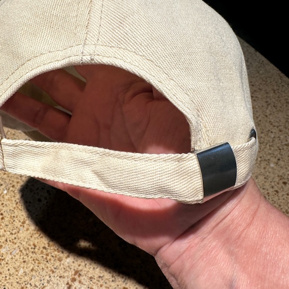 One size fits all, adjustable ball cap style hat. - Picture 4 of 8